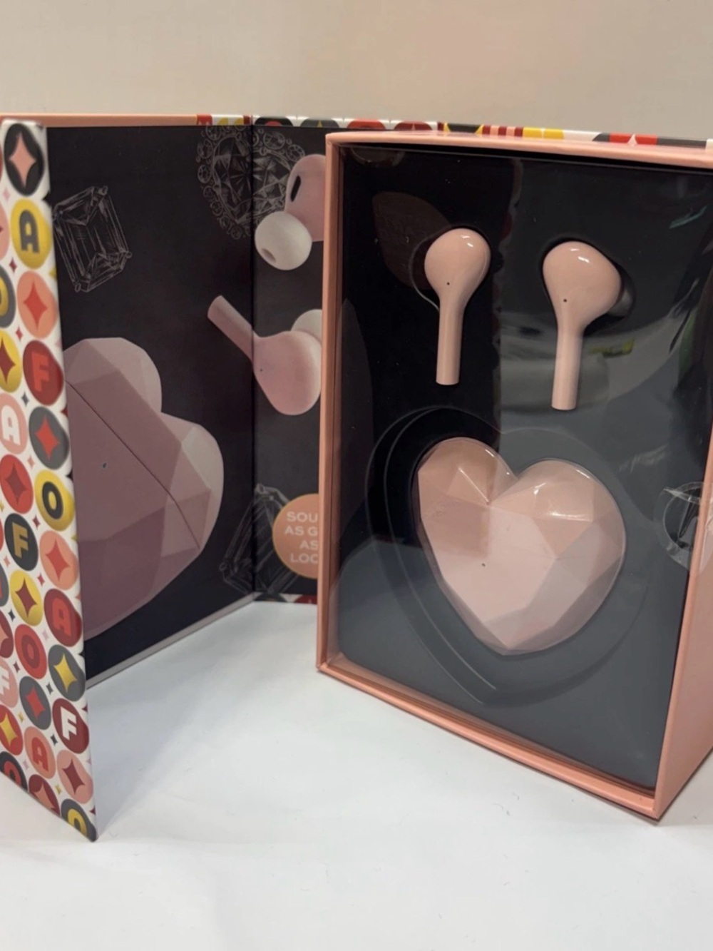FAO Schwarz Heart Bluetooth Earbuds Pink Case Wireless Gift New